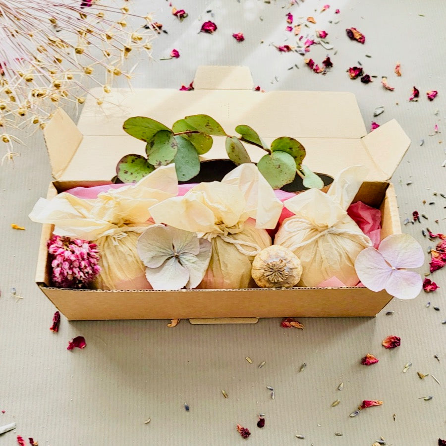 Aromatherapy Bath Bomb Trio Gift Box image 1